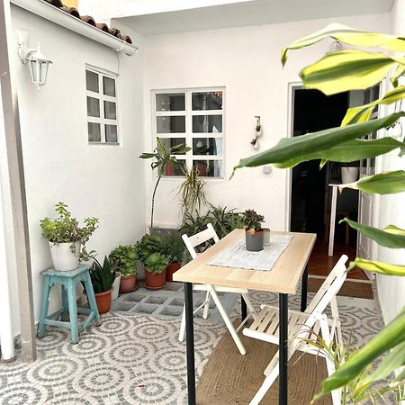 Shared Apartment With Bright Private Patio In Lisboa Exterior foto