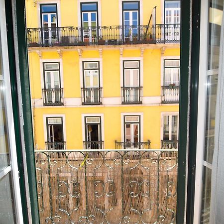 Shared Apartment With Bright Private Patio In Lisboa Exterior foto